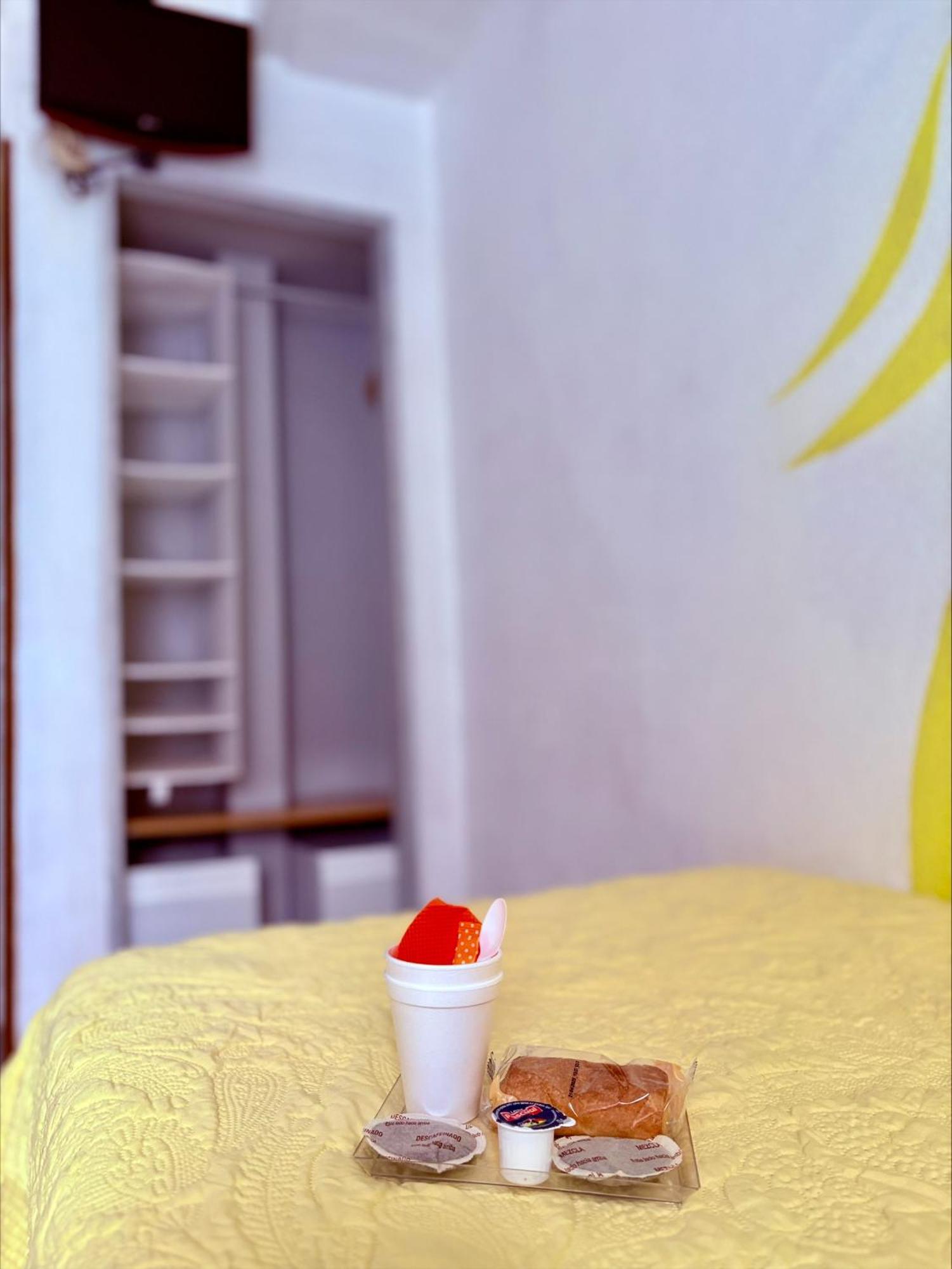 Hostal La Rosa Caces Zewnętrze zdjęcie
