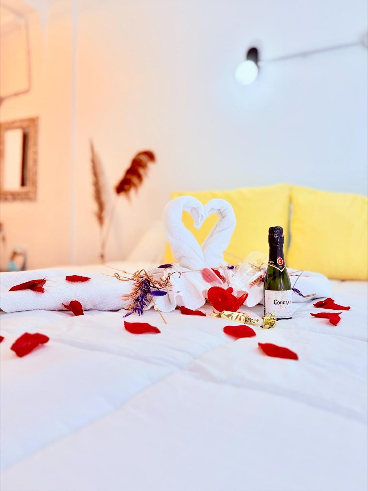 Hostal La Rosa Caces Zewnętrze zdjęcie